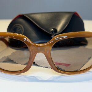 Ray-Ban Brown Sunglasses with Case
